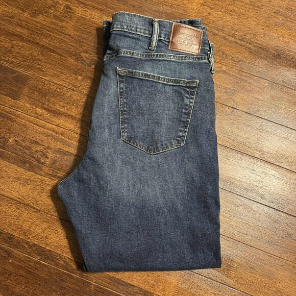 Abercrombie and Fitch mens kilby boot cut stonewashed blue jeans 38 X 30 stretch - Picture 4 of 8